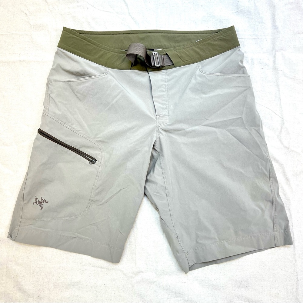 🔥Arc’teryx🔥 Tan Hiking Shorts Size 32